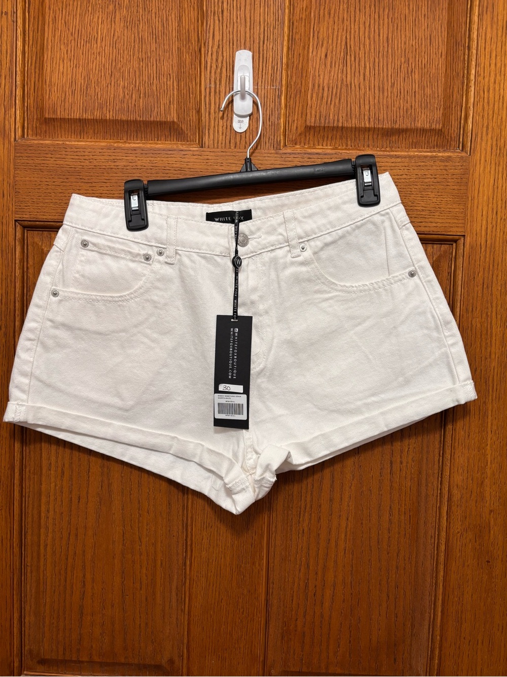 White Fox Boutique Women's White Denim Jean Shorts. Sz L